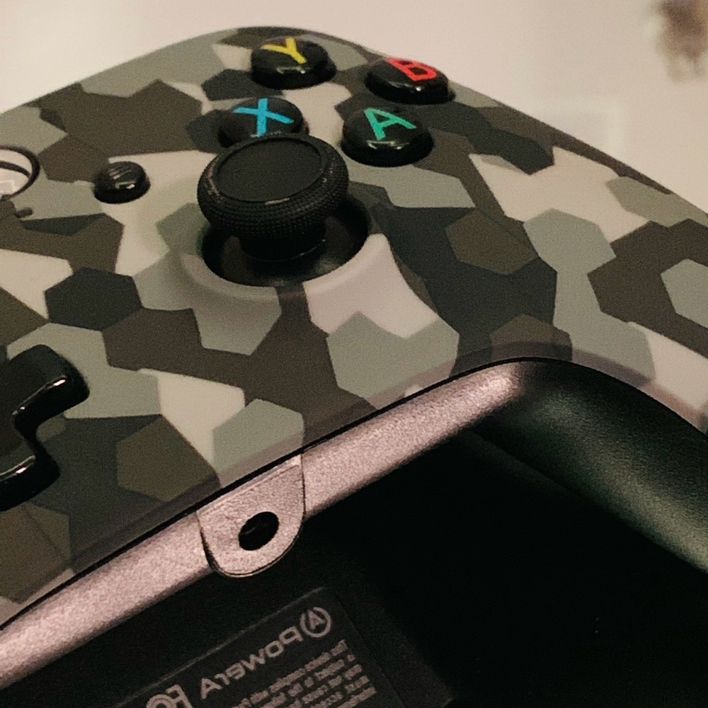 WIRED Xbox One Controller - Picture 5 of 5